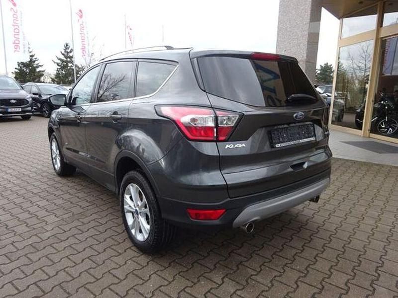 Gebraucht Ford Kuga Titanium 175 PS (128 kW) 2018 Grau SUV