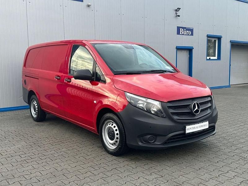 Gebraucht Mercedes Vito 102 PS (75 kW) 2021 Rot Van