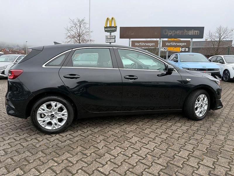 Gebraucht Kia Ceed Vision 160 PS (117 kW) 2022 Schwarz Kleinwagen