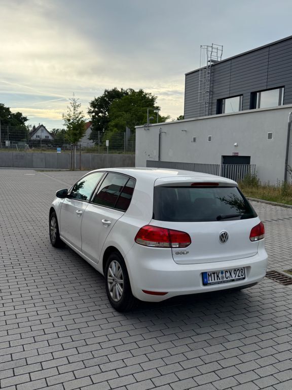 Weiß Gebraucht 2009 VW Golf VI Comfortline Limousine | 4.299 € (Guter Preis) - Bild 1/4