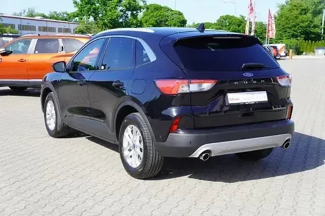 Gebraucht Ford Kuga Titanium 225 PS (165 kW) 2022 Schwarz SUV