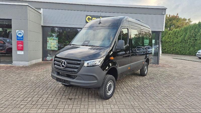 Schwarz Neu 2025 Mercedes Sprinter Van | 67.830 € (Teuer) - Bild 1/4