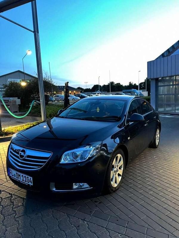 Gebraucht Opel Insignia Design Edition 160 PS (117 kW) 2011 Limousine