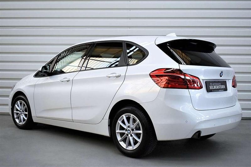 Gebraucht BMW 218 Advantage 136 PS (100 kW) 2017 Mineralweiß metallic Van / Kleinbus