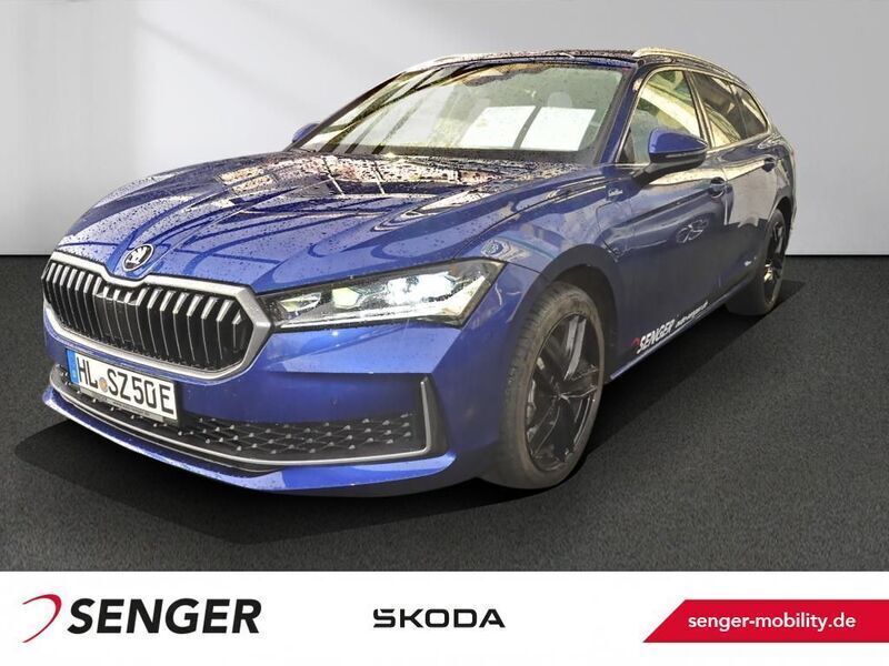 Blau Gebraucht 2024 Skoda Superb LAURIN & KLEMENT Kombi | 44.990 € - Bild 1/4
