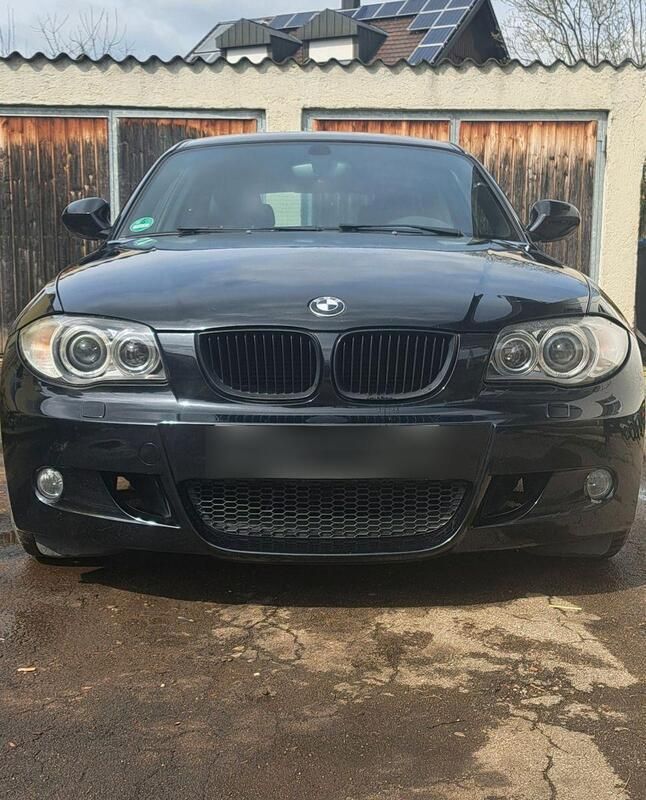 Schwarz Gebraucht 2010 BMW 116 Sport Line Kleinwagen | 5.100 € (Fairer Preis) - Bild 1/4
