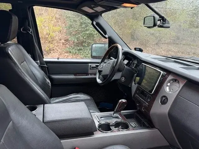 Używany Ford Expedition XLT 310 KM (228 kW) 2007 Czarny SUV
