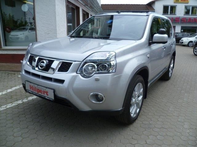 Silber metallic Gebraucht 2014 Nissan X-Trail SUV | 22.900 € - Bild 1/4