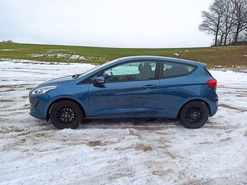 Gebraucht Ford Fiesta Trend 101 PS (74 kW) 2018 Blau Kleinwagen