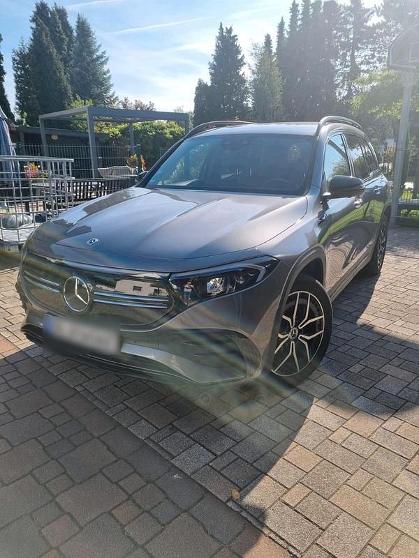 Andere farben Gebraucht 2022 Mercedes EQB300 SUV | 34.000 € (Fairer Preis) - Bild 1/4