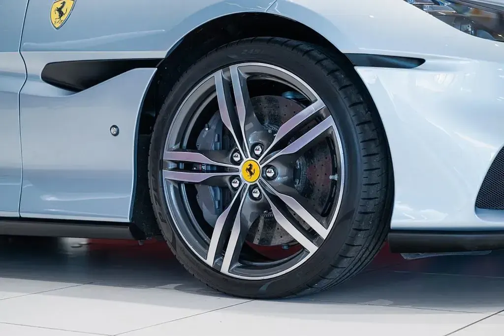 Second-hand Ferrari Portofino 620 CP (456 kW) 2022 Gri Cabrio