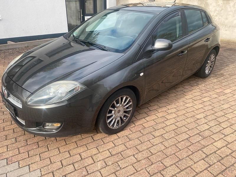 Gebraucht Fiat Bravo 120 PS (88 kW) 2010 Grau Kleinwagen