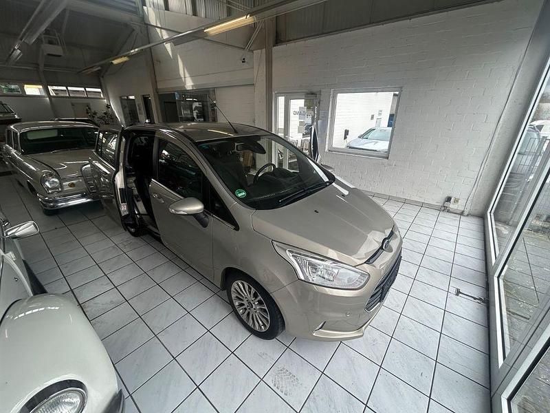 Gebraucht Ford B-MAX Titanium 125 PS (91 kW) 2013 Silber Van / Kleinbus
