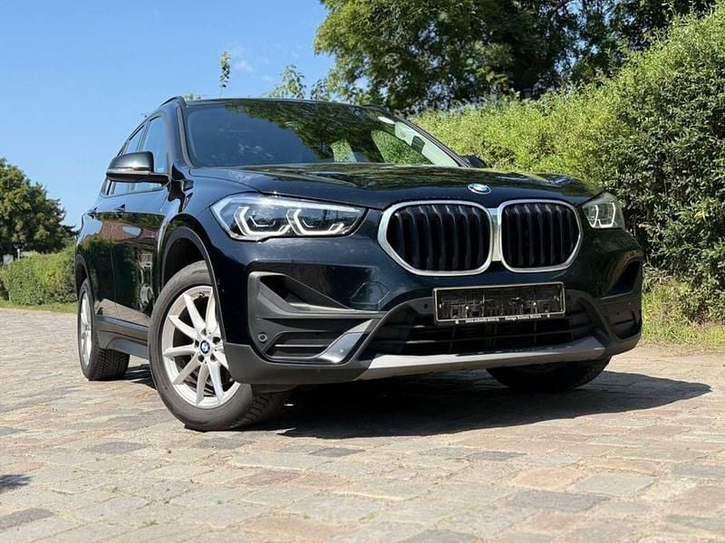Schwarz Gebraucht 2022 BMW X1 Advantage SUV | 17.499 € (Superpreis) - Bild 1/4