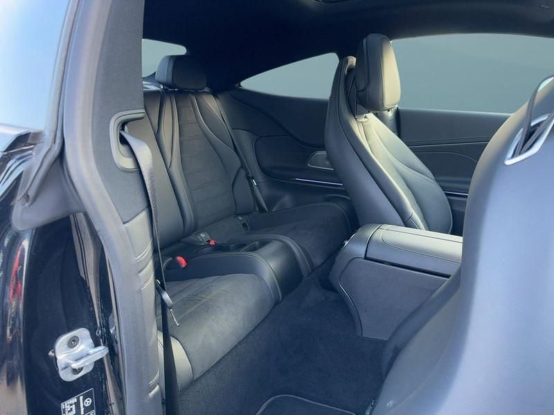 Gebraucht Mercedes CLE220 197 PS (144 kW) 2025 Schwarz Coupé