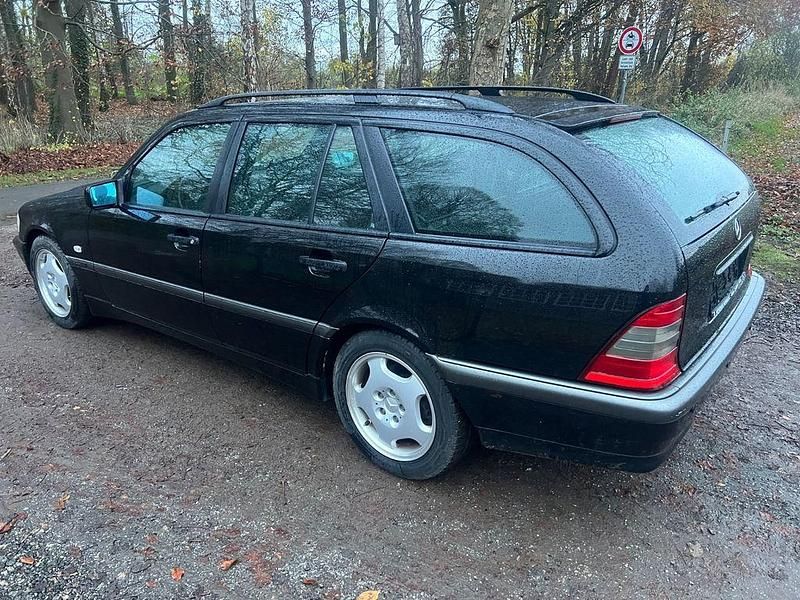 Gebraucht Mercedes C200 102 PS (75 kW) 2000 Schwarz Limousine