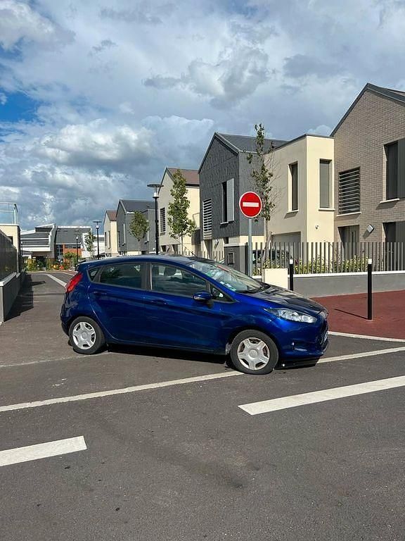 Gebraucht Ford Fiesta Titanium 82 PS (60 kW) 2014 Blau Kleinwagen