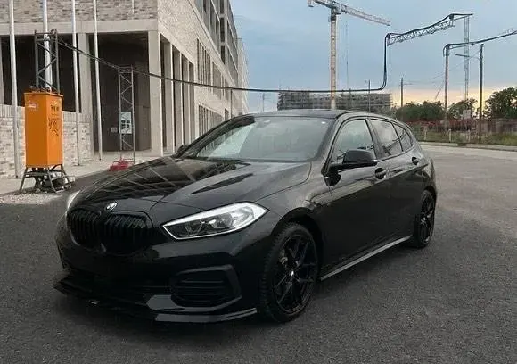 Gebraucht BMW 118 Sport Line 150 PS (110 kW) 2020 Schwarz Kleinwagen