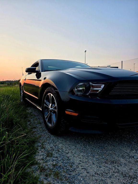 Schwarz Gebraucht 2011 Ford Mustang Coupé | 13.000 € (Superpreis) - Bild 1/4
