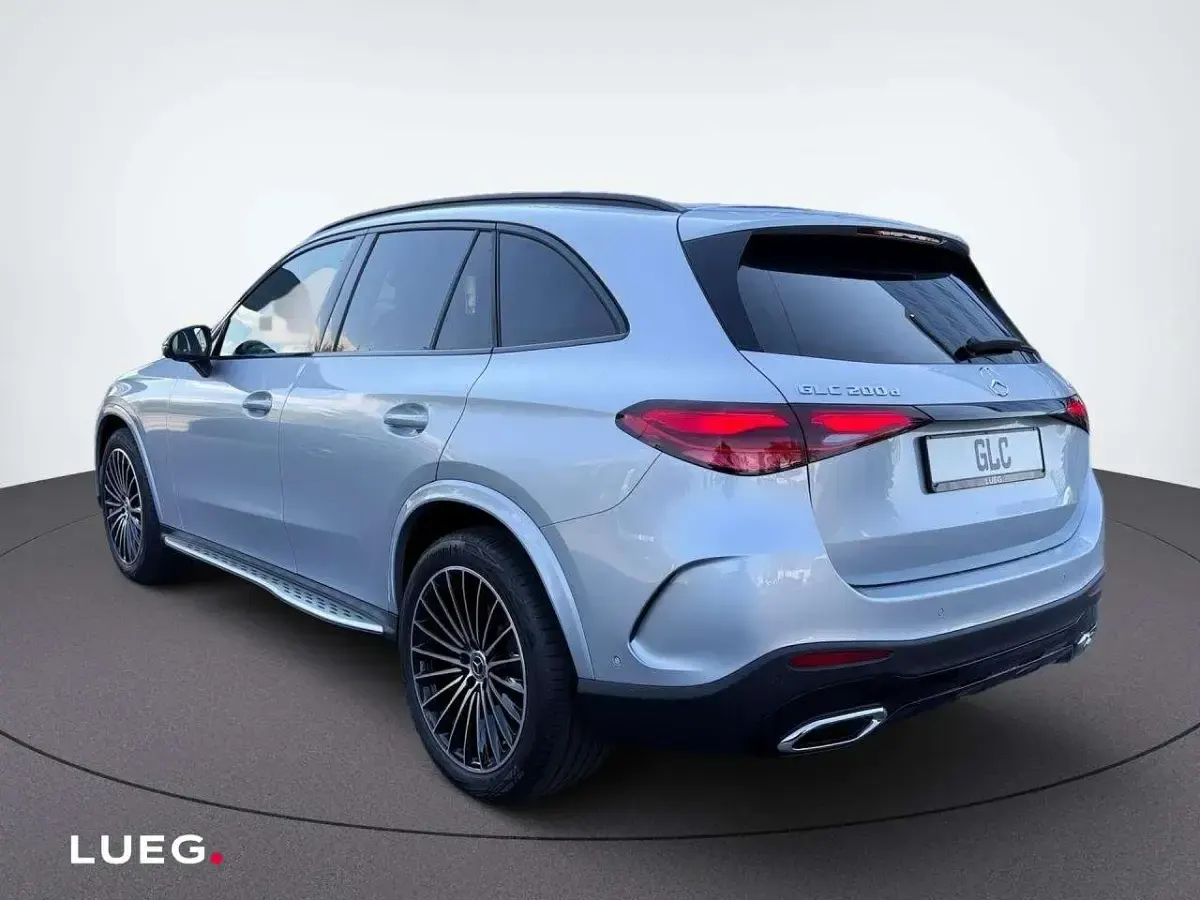 Gebraucht Mercedes GLC200 AMG 163 PS (119 kW) 2025 Silber SUV