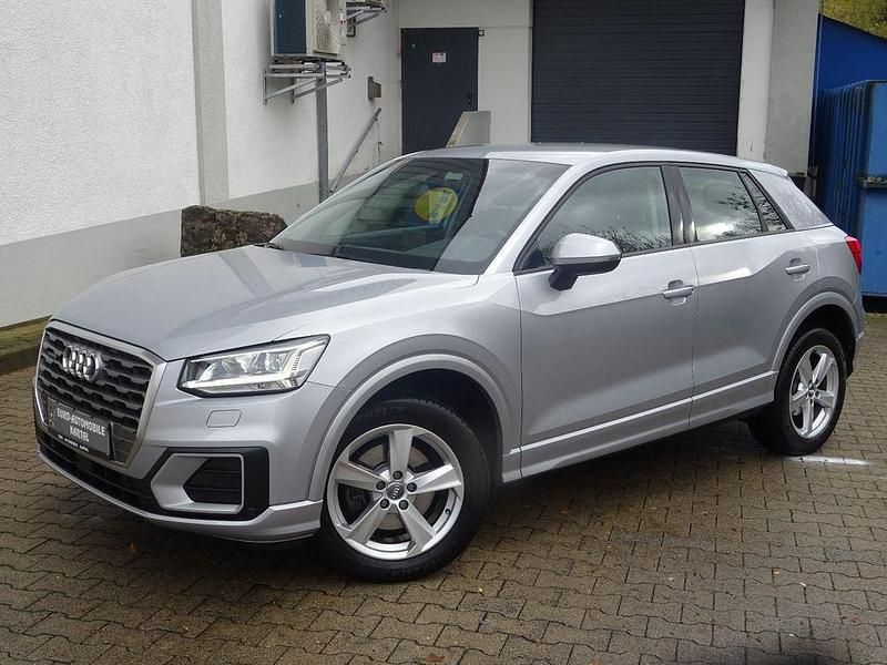 Silber Gebraucht 2018 Audi Q2 Sport SUV | 22.499 € (Fairer Preis) - Bild 1/4