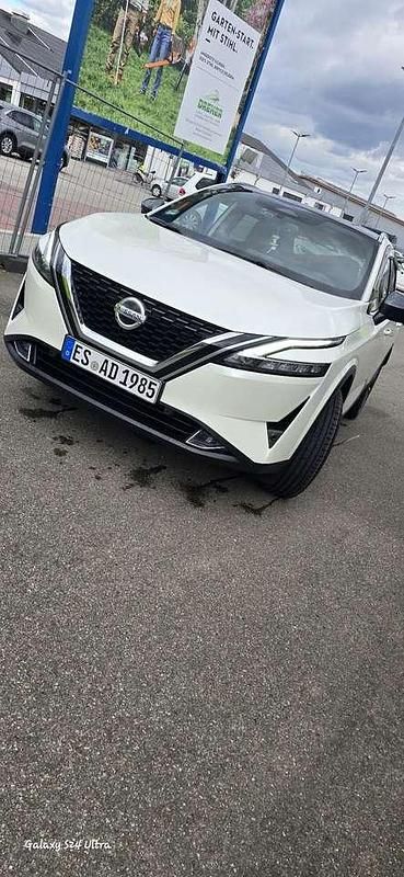 Weiß Gebraucht 2021 Nissan Qashqai Tekna+ SUV | 22.500 € (Fairer Preis) - Bild 1/4