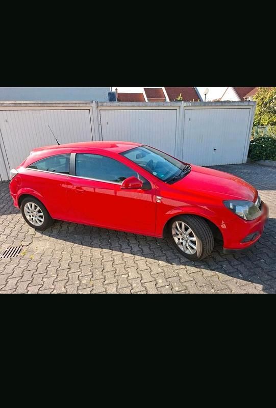 Gebraucht Opel Astra 116 PS (85 kW) 2010 Rot Coupé