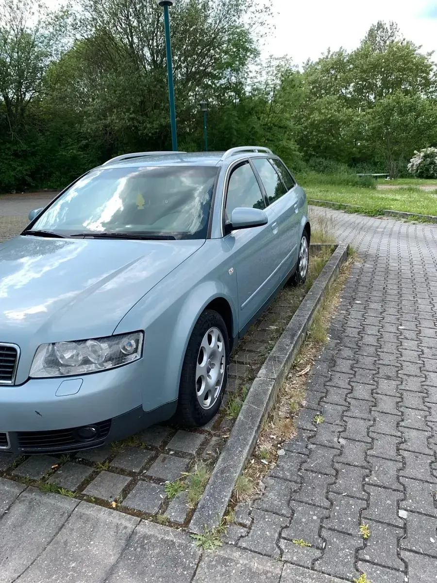 Gebraucht Audi A4 132 PS (97 kW) 2001 Blau Kombi