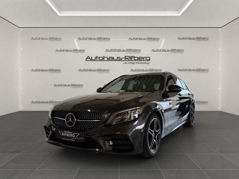 Grau Gebraucht 2021 Mercedes C220 AMG Limousine | 29.890 € (Fairer Preis) - Bild 1/4
