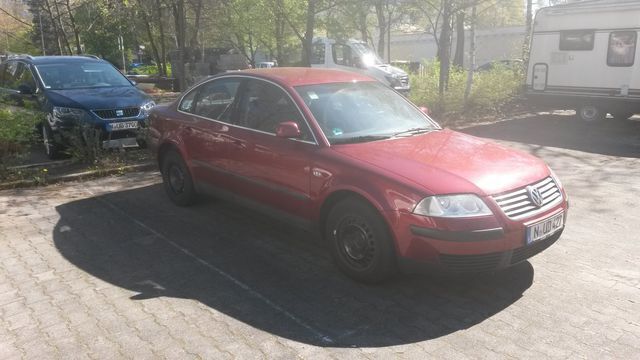 Gebraucht VW Passat 102 PS (75 kW) 2001 Rot Limousine