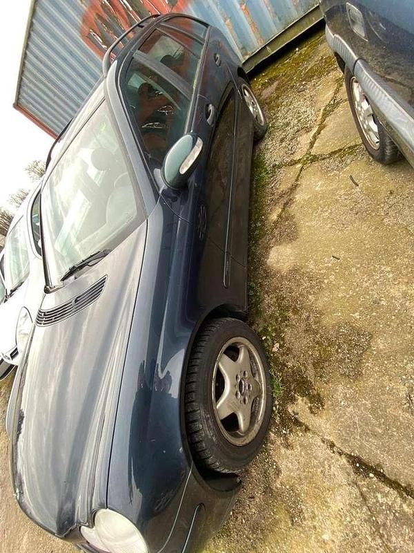 Gebraucht Mercedes C220 143 PS (105 kW) 2002 Smaragdschwarz  metalliclack Kombi