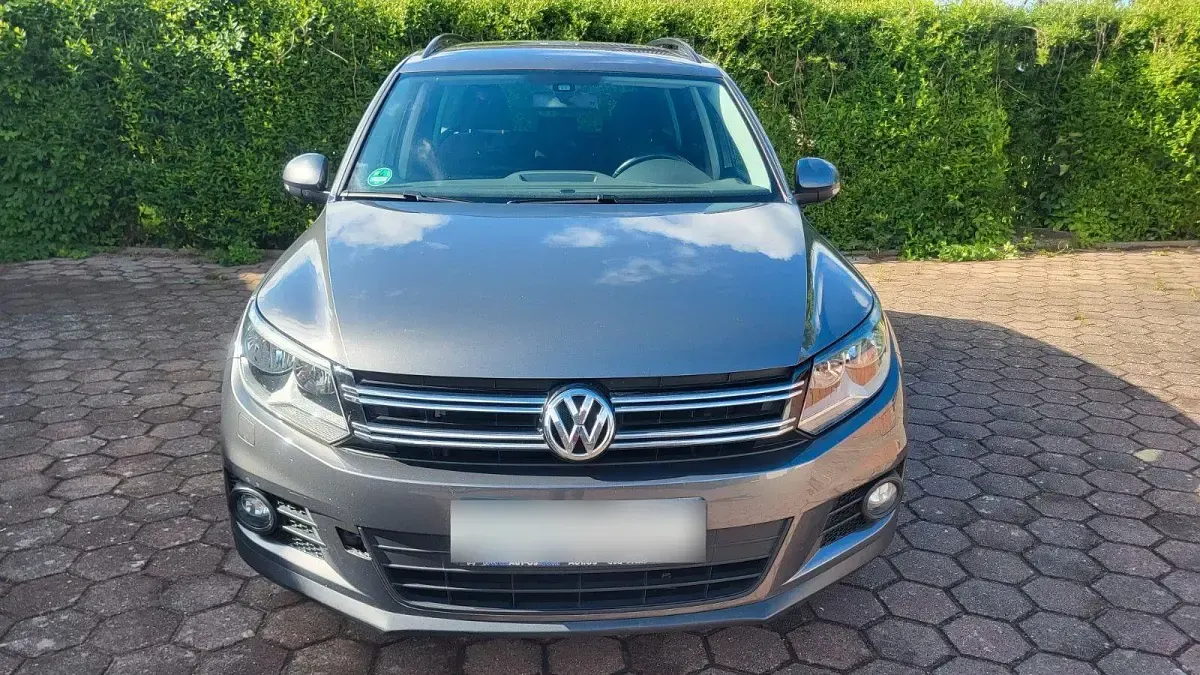 Gebraucht VW Tiguan Trendline 122 PS (89 kW) 2012 Grau SUV