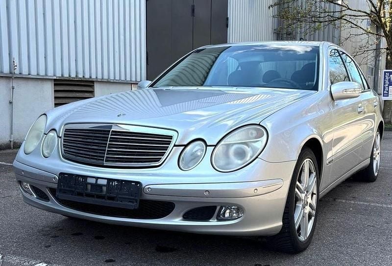 Gebraucht Mercedes E200 163 PS (119 kW) 2004 Silber Limousine