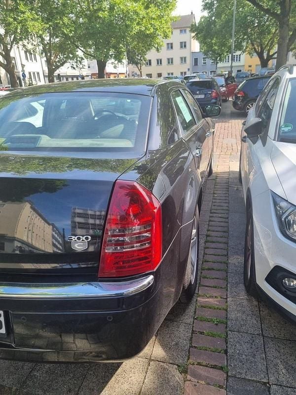 Gebraucht Chrysler 300C 218 PS (160 kW) 2008 Schwarz Limousine