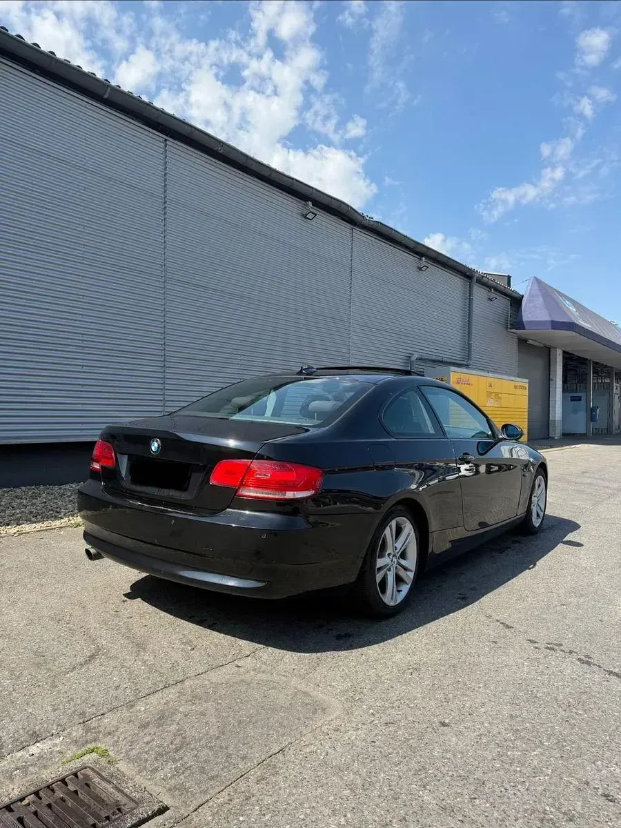 Gebraucht BMW 320 Sport Line 170 PS (125 kW) 2008 Schwarz Coupé