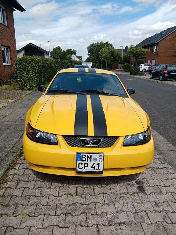 Gelb Gebraucht 2004 Ford Mustang Coupé | 8.500 € - Bild 1/4
