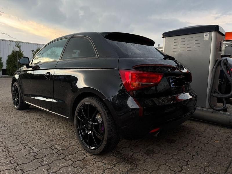 Gebraucht Audi A1 Ambition 90 PS (66 kW) 2015 Schwarz Kleinwagen