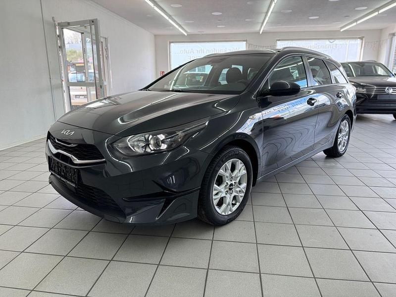 Second-hand Kia Ceed 101 CP (74 kW) 2022 Gri Hatchback