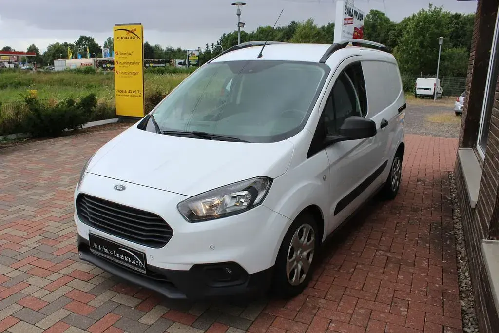 Gebraucht Ford Transit Courier 75 PS (55 kW) 2020 Weiß Van