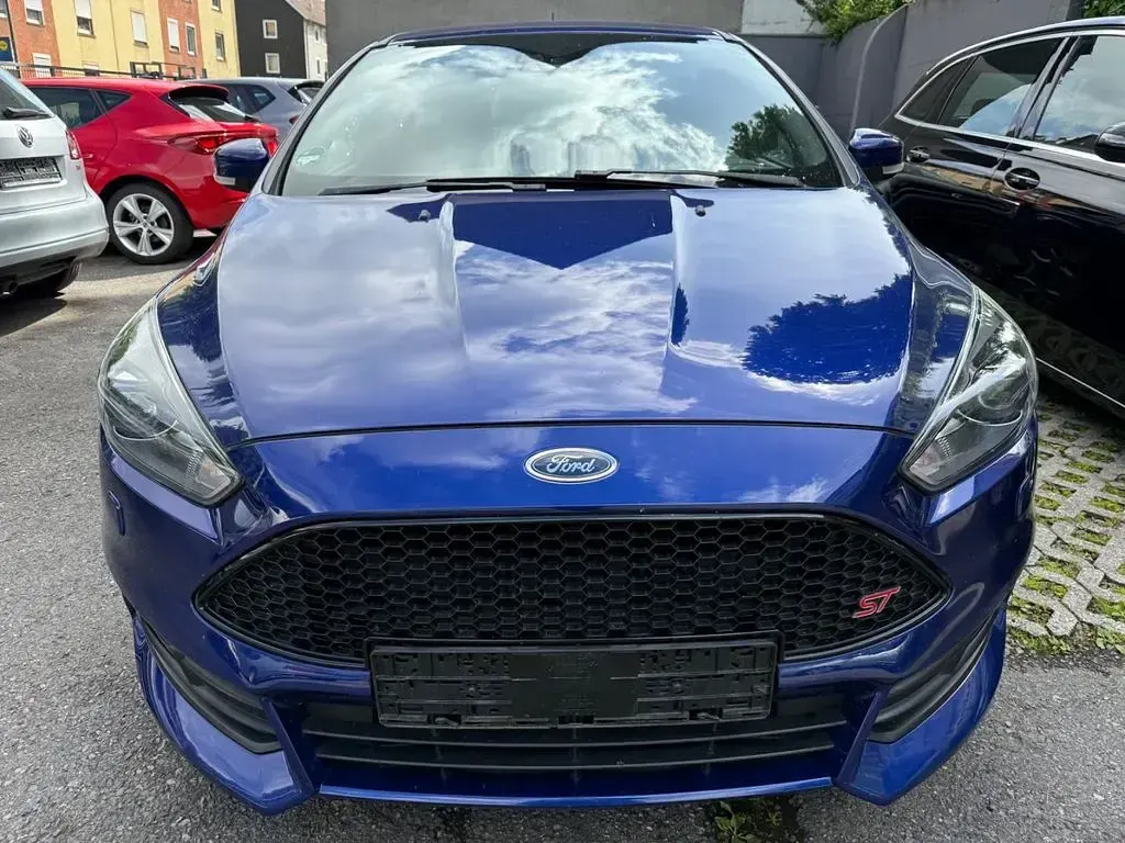 Gebraucht Ford Focus ST 250 PS (183 kW) 2017 Blau Limousine