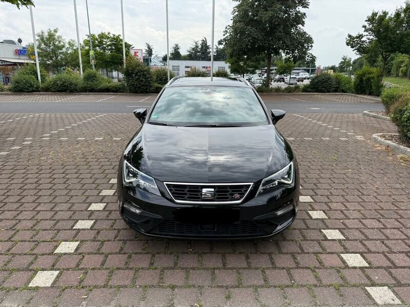 Schwarz Gebraucht 2018 Seat Leon ST FR Kombi | 22.449 € (Etwas zu teuer) - Bild 1/4