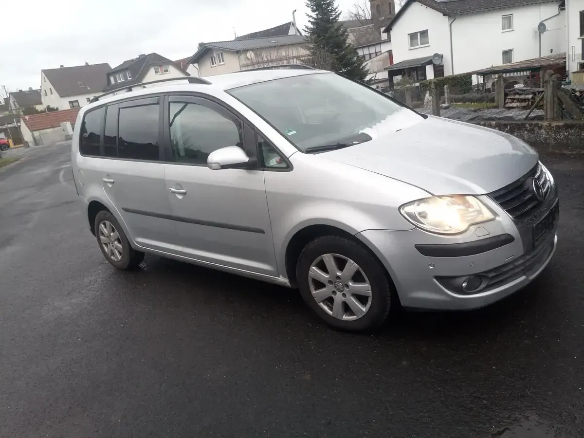 Gebraucht VW Touran 140 PS (102 kW) 2008 Silber Van / Kleinbus