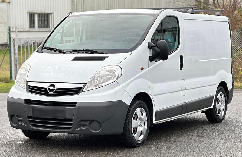 Weiß Gebraucht 2012 Opel Vivaro Van / Kleinbus | 5.300 € (Guter Preis) - Bild 1/4