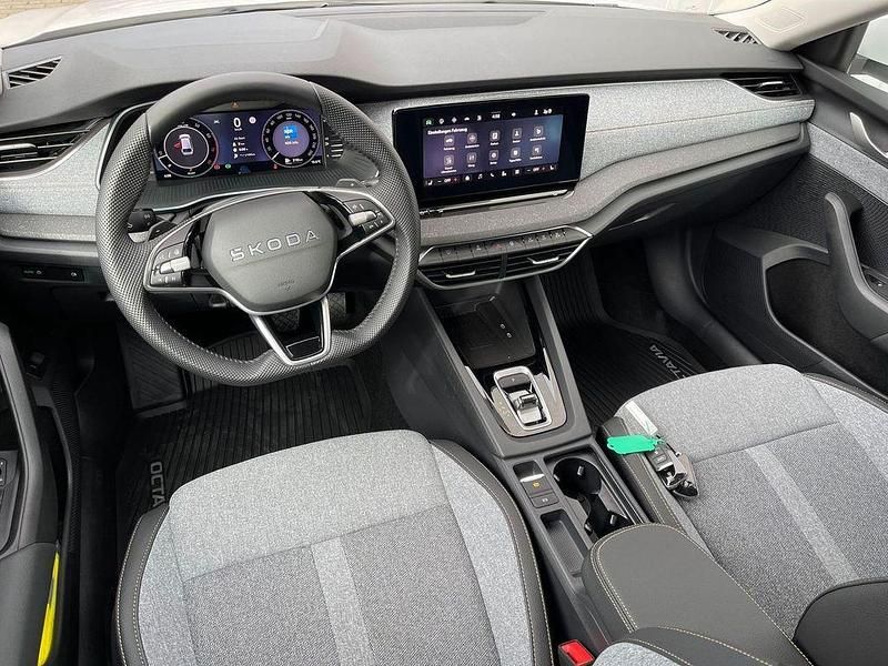 Neu Skoda Octavia Selection 116 PS (85 kW) 2025 Candyweiss Kombi