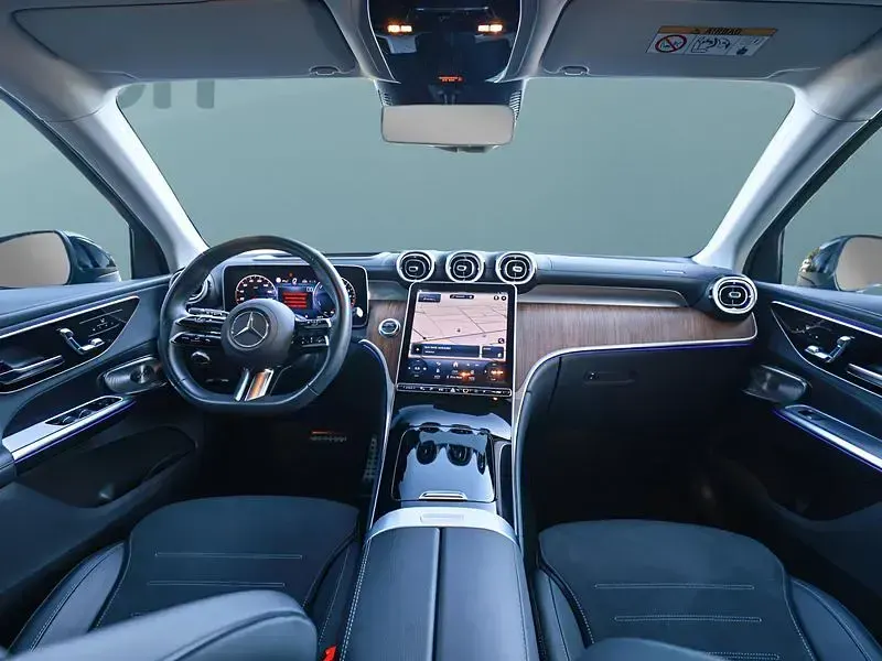 Gebraucht Mercedes GLC300 197 PS (144 kW) 2024 Grau SUV