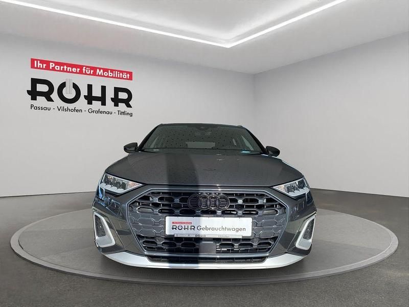 Gebraucht Audi A3 Ambiente 150 PS (110 kW) 2024 Manhattangrau metallic Limousine