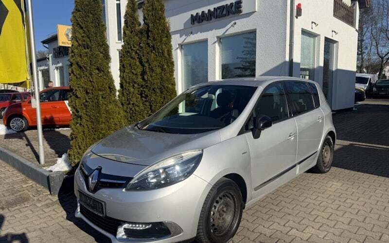 Silber Gebraucht 2015 Renault Scénic III Bose Edition Van / Kleinbus | 6.990 € (Etwas zu teuer) - Bild 1/4