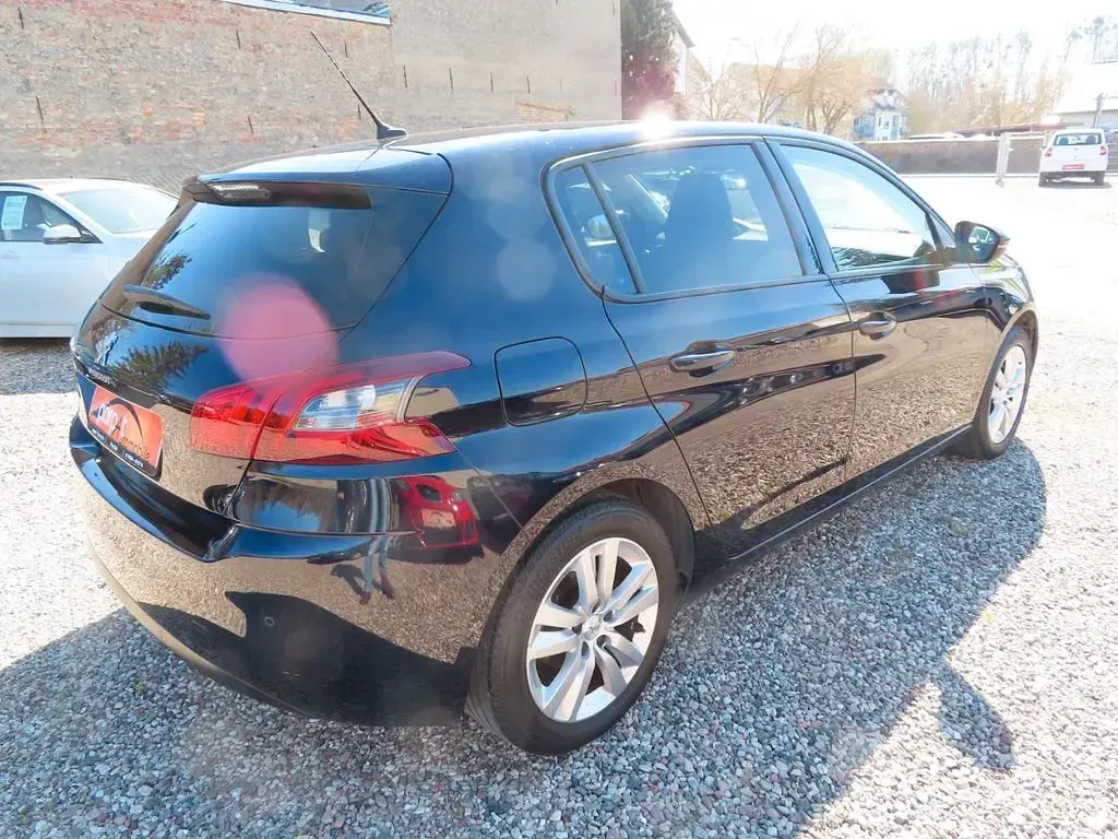 Gebraucht Peugeot 308 Active 110 PS (80 kW) 2019 Blau Limousine