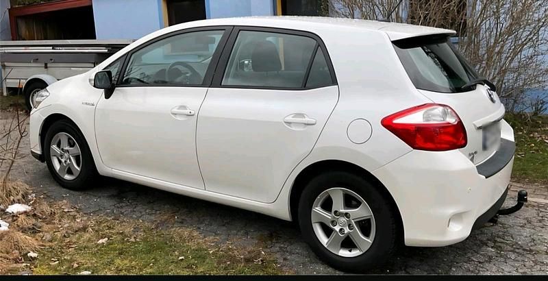 Gebraucht Toyota Auris 100 PS (73 kW) 2010 Weiß Kleinwagen