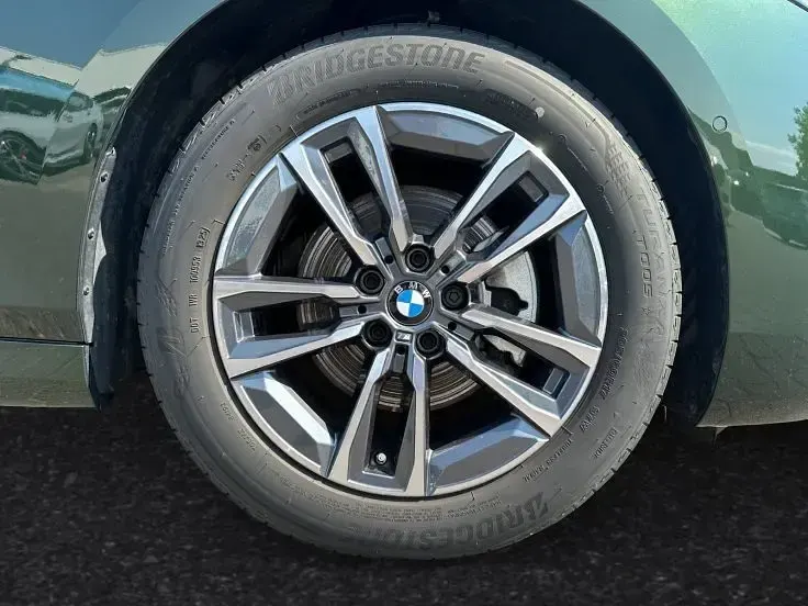 Gebraucht BMW 220 M Sport 163 PS (119 kW) 2025 Sanremo green metallic Coupé